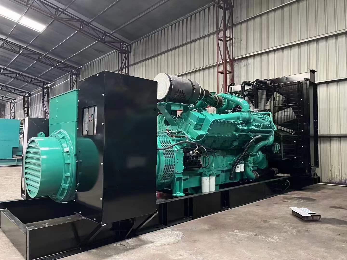 罗城如何降低 800kW 柴油发电机输出电流的波动？