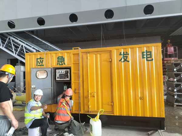 罗城怎样判断空气滤清器是否需要更换？